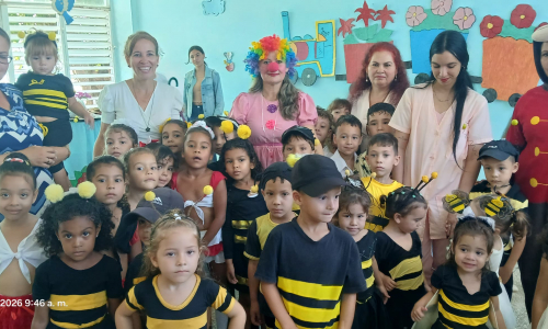 A 65 años: infancia y formación