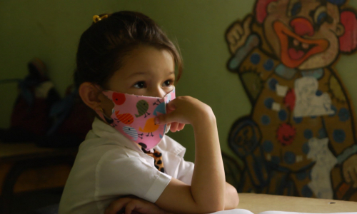 Gabi, los sueños que no caben en el aire y su respaldo de luz