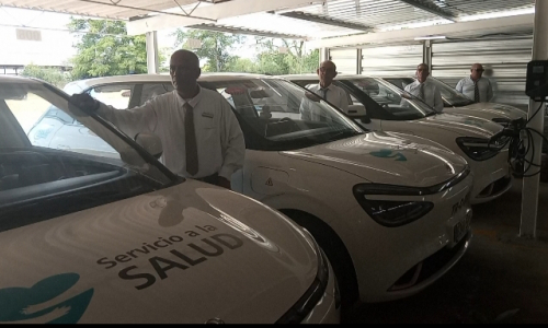 Inaugurada estación de carga de medios eléctricos que transportarán a pacientes hemodializados