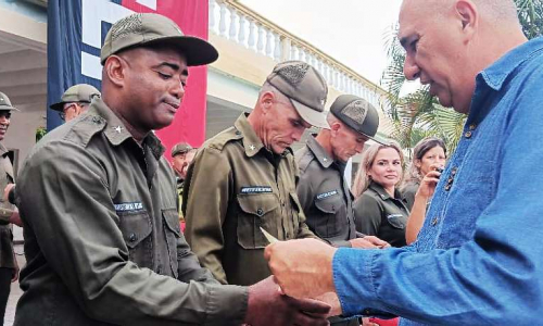 Rinden homenaje a Raúl combatientes del Minint en Las Tunas