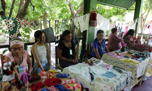 Artesanía suma belleza y utilidad a la Cucalambeana