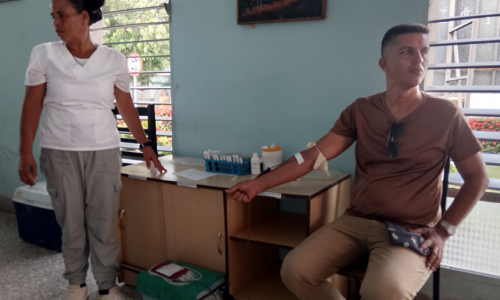 Personas que extinguen sanción en libertad participan en jornada de donaciones de sangre