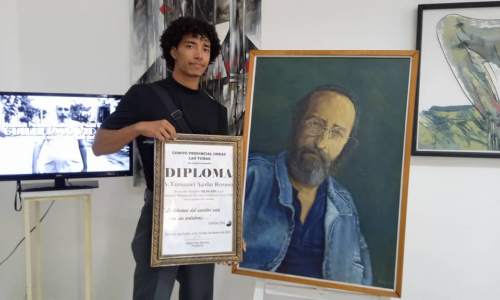 Enmanuel y un premio del que Vidal estaría orgulloso