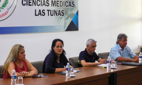 Otorgamiento de carrera a la educación superación