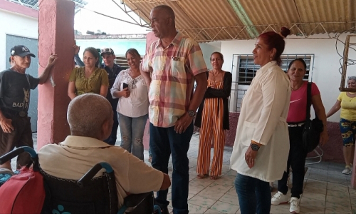 Parlamentarios cubanos intercambian con directivos y pobladores en Majibacoa