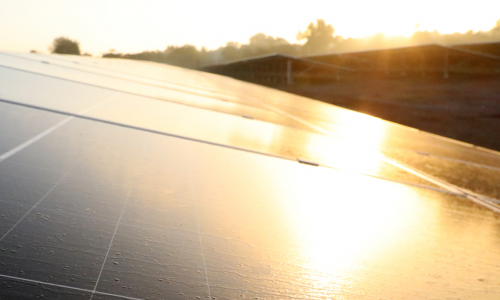 Comunidades aisladas camino a la luz 