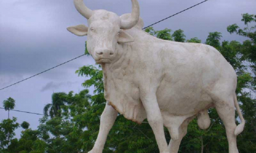 El toro Cornito, leyenda que inspiró una escultura en Las Tunas