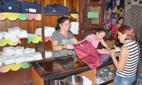 Comienza este lunes la venta de uniformes escolares en Las Tunas