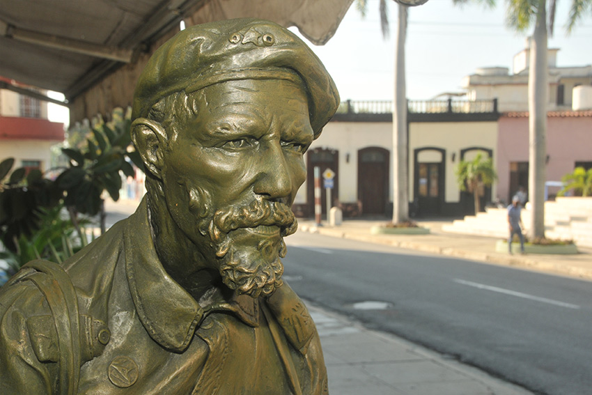 Sculpture to "El Comandante"