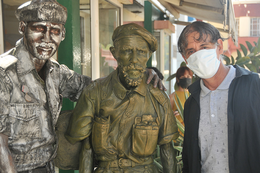 Sculpture to "El Comandante"