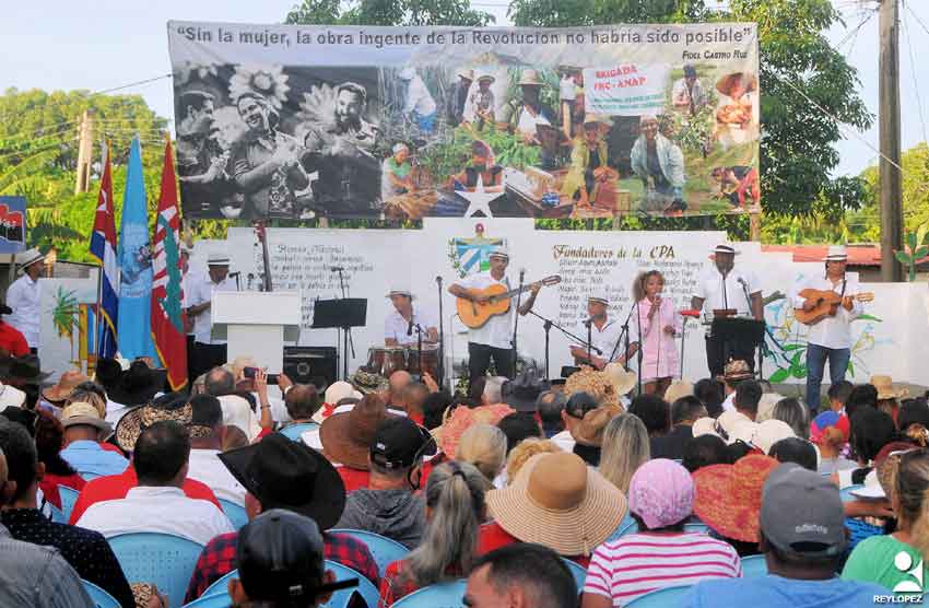 Desarrollan en Las Tunas acto nacional por el día de la mujer rural