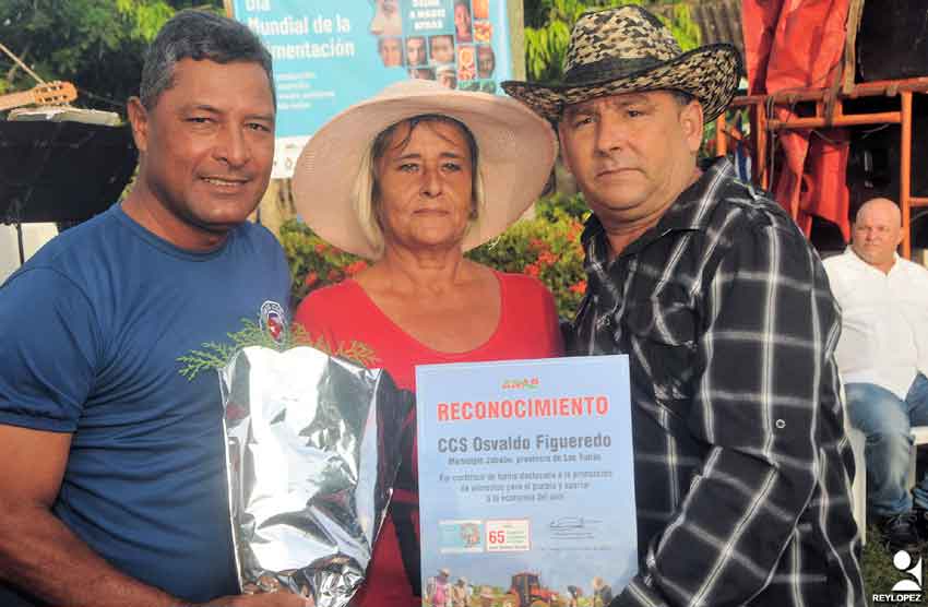 Desarrollan en Las Tunas acto nacional por el día de la mujer rural