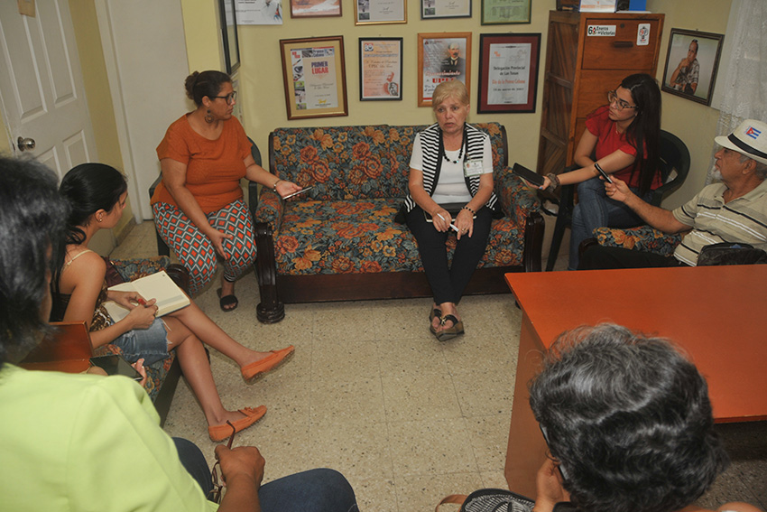 Martha Rodríguez, president of the Provincial Electoral Commission, in her first exchange with the press