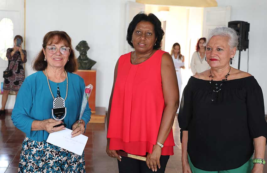 Locutora Maura Peña Machado