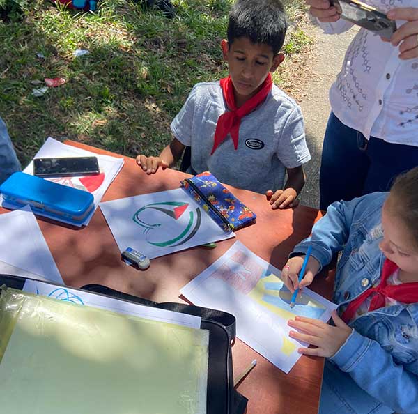 Festival "Papalotes por la paz, empinando la esperanza y contra el bloqueo".