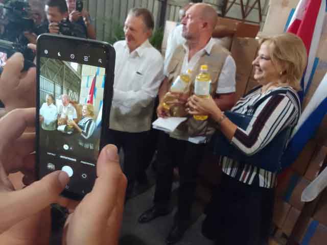 Russian vegetable oil donation