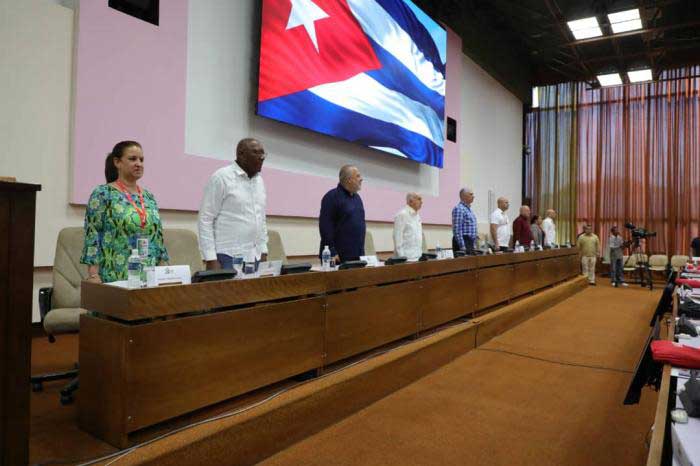 La jornada cierra dos días de debates centrados en el fortalecimiento del movimiento sindical y el papel de los trabajadores.