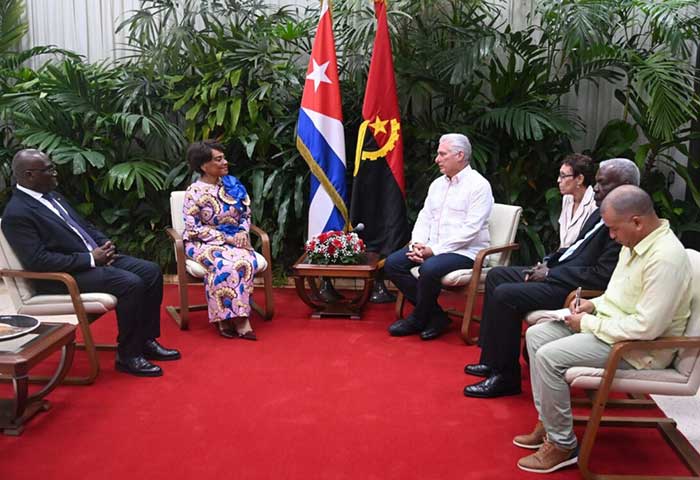 During the meeting, the Cuban president extended his congratulations to the Angolan people on the 50th anniversary of their independence