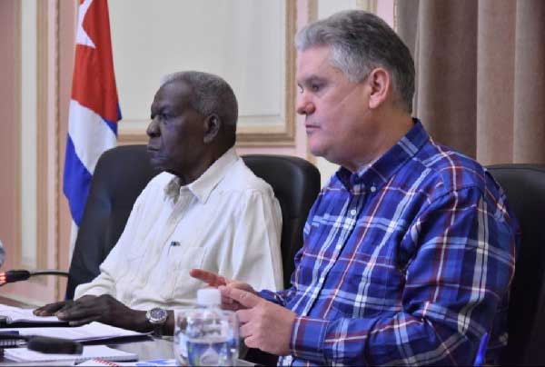 During the meeting with the presidents of the Municipal Assemblies of People's Power on Monday, Gil Fernandez said that  growth is possible.