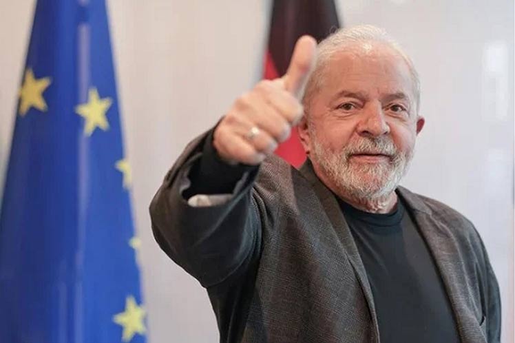 Lula Bandera UE