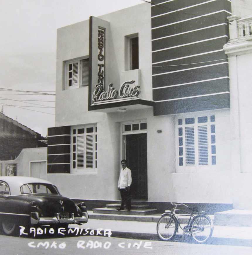 Radio Tunas was active until nationalization merged it with Circuito and the incipient Provincial Radio System was born. 