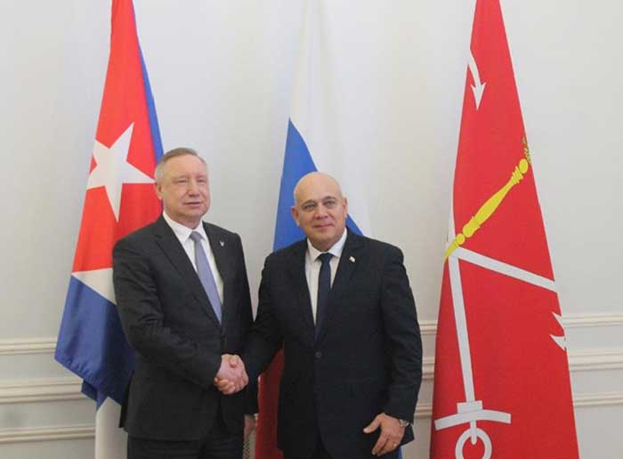 Alexander Beglov, gobernador de San Petersburgo, se reunió con el secretario de Organización del Comité Central del Partido Comunista de Cuba, Roberto Morales.
