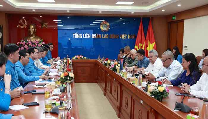 The CTC delegation that visits Vietnam is headed by its secretary-general Ulises Guilarte