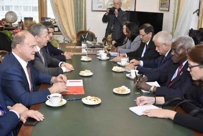 Guennadi Ziuganov and Esteban Lazo met in Moscow.