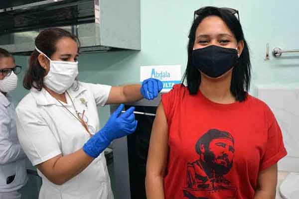 Volunteer receives Cuban Abdala vaccine