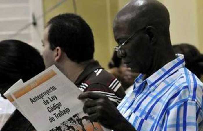  Cada trabajador, empleador y ciudadano tiene la posibilidad de opinar, proponer y contribuir directamente a la construcción de la Lley que impactará en su vida laboral.