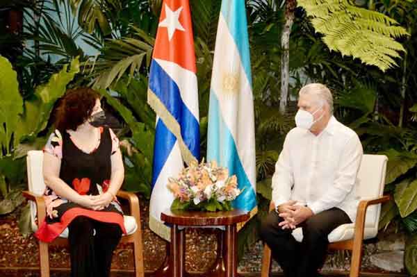 Meeting between Argentine Minister of Health Carla Vizzotti and the Cuban president