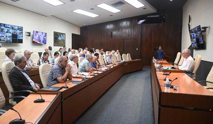 Encuentro de expertos y científicos vinculados a la transición energética con el presidente cubano Miguel Díaz-Canel