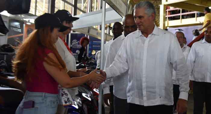 The Cuban President toured FIHAV 2022 pavillions.