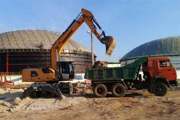 Labores de saneamiento y acarreo de escombros