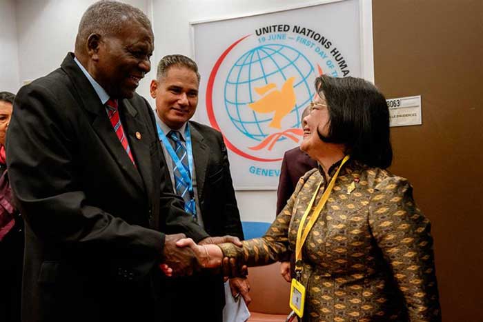 Presidentes de las Asambleas Nacionales de Camboya, Khuon Sudary, y de Cuba, Esteban Lazo.