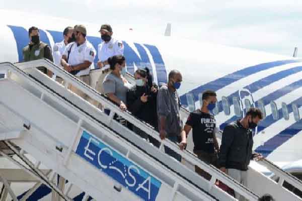A group of 74 irregular Cuban migrants was returned to Cuba