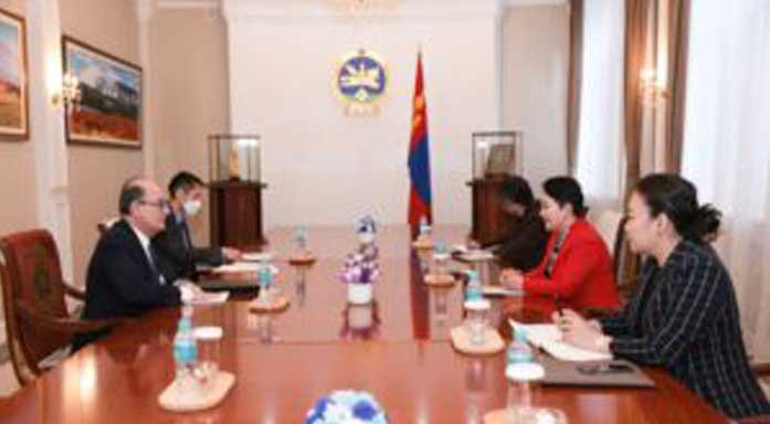 Meeting of Mongolian FM with Cuban Ambassador in Ulaanbaatar, Jorge Ferrer.