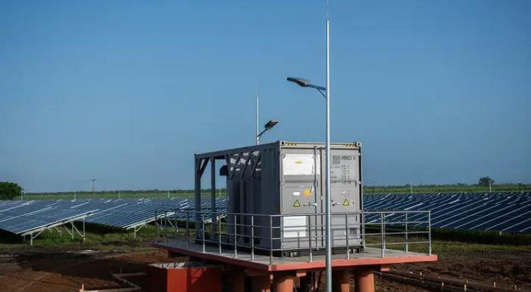 parque solar en rio cauto