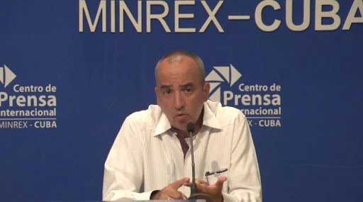 Ernesto Soberón, head of the Foreign Ministry's Directorate of Consular Affairs and Cubans Living Abroad (DACREE), meets the press in Havana on Saturday, July 20, 2021. Photo: PL