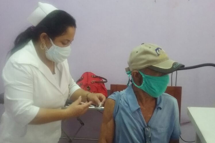 vacunacin antiCovid 19 a alrgicos al tiomersal