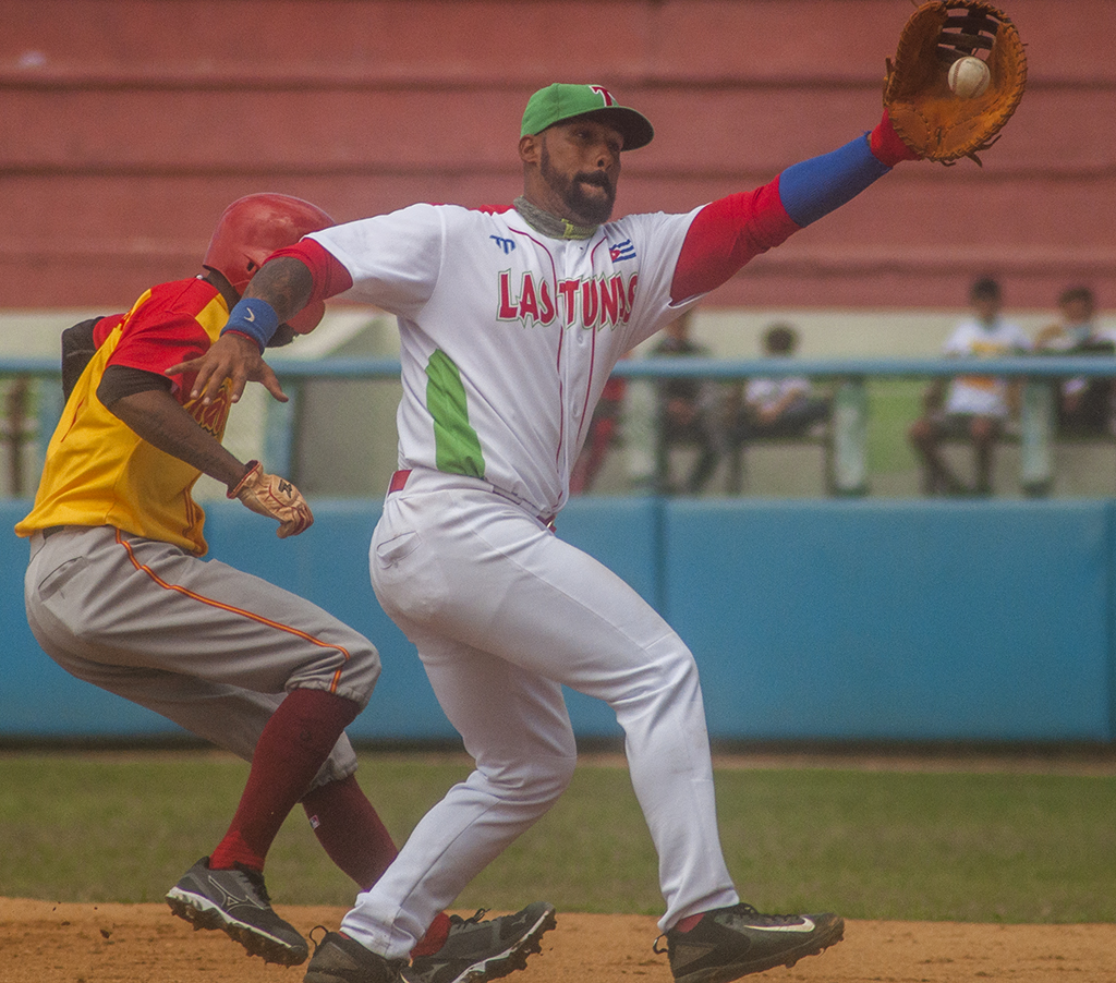 Eduardo Garcia Las Tunas Vs Matanzas beisbol 2022 0002