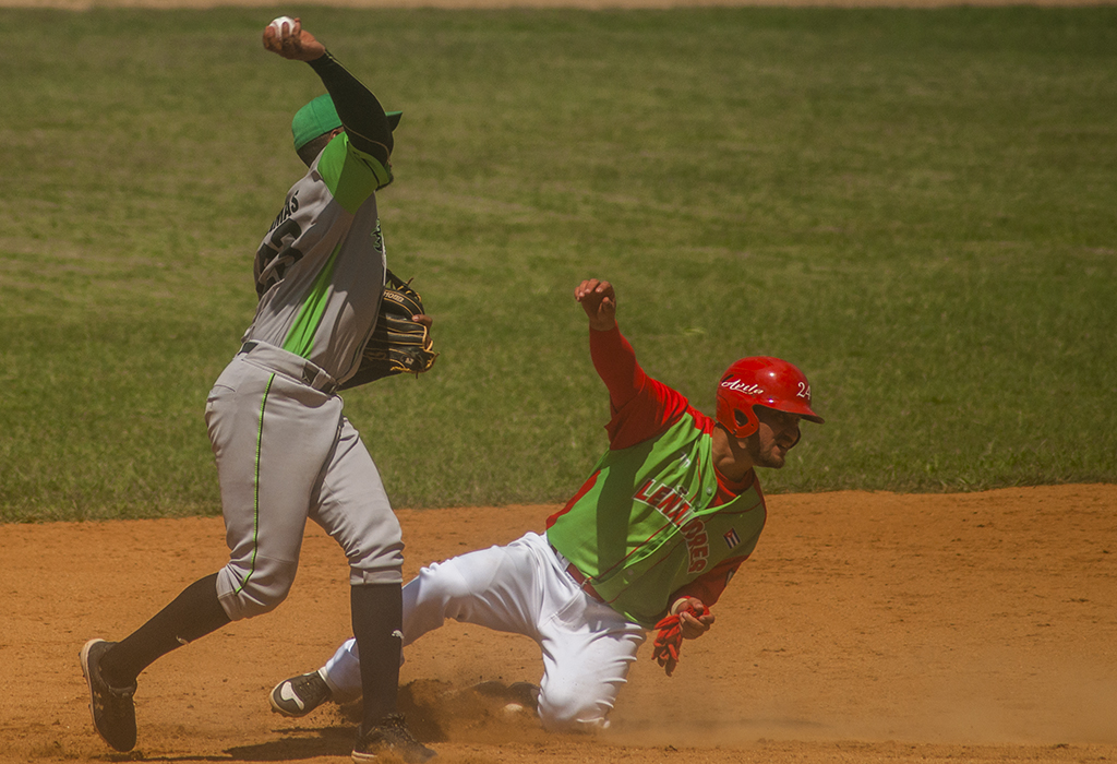 Las Tunas VS Cienfuegos beisbol 2022 0002