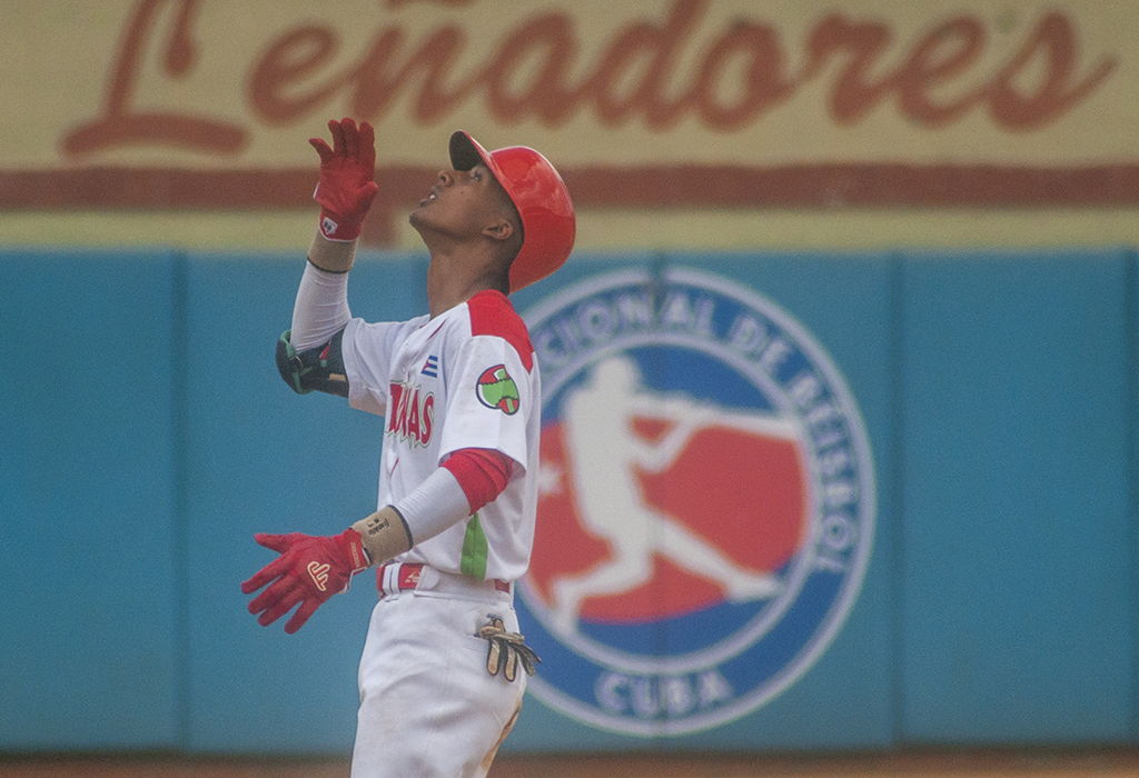 Las Tunas VS Pinar del rio beisbol serie 61 0005