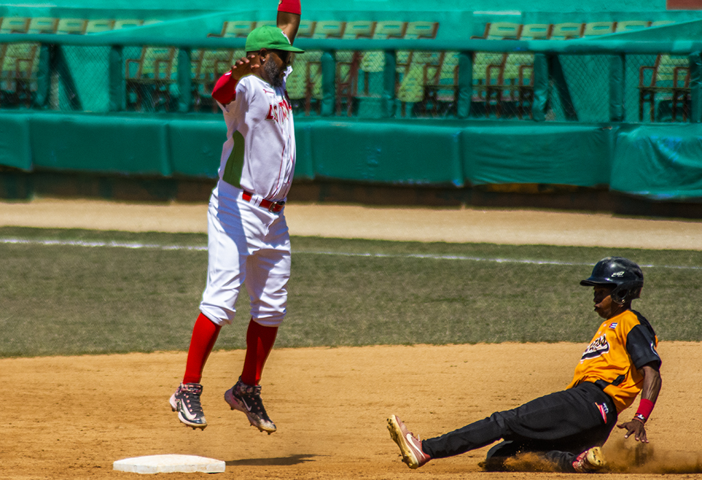 Las Tunas Vs Villa Clara serie 63 beisbol 2024 0002