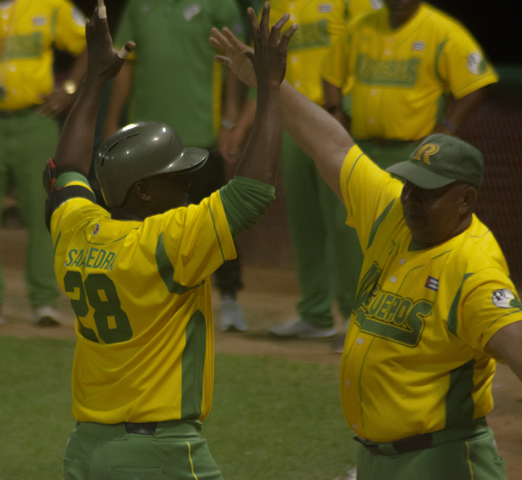 Saavedra ties legend Omar Linares with 27 postseason home runs.