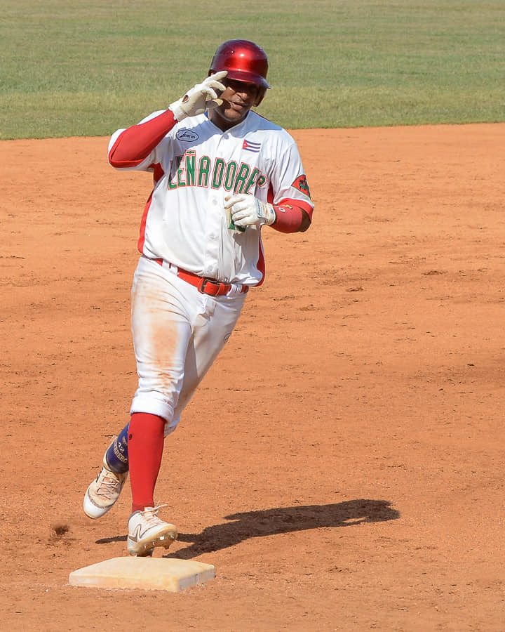 Yordanis Alarcon playVsStgo Leandro Perez