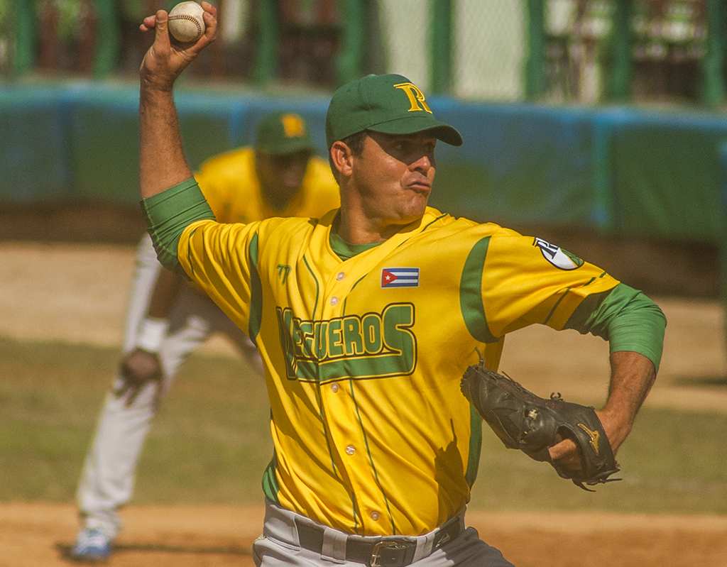 Yosvanis Torres VS Pinar del rio beisbol serie 61 0027