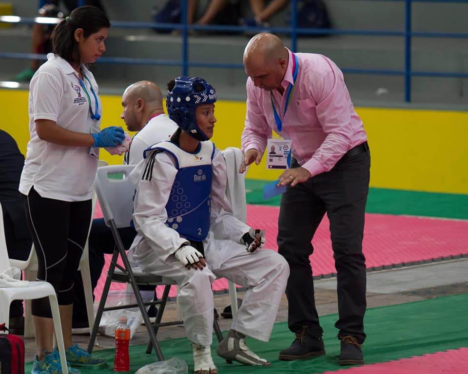 Taekwondo coach Arlen González.