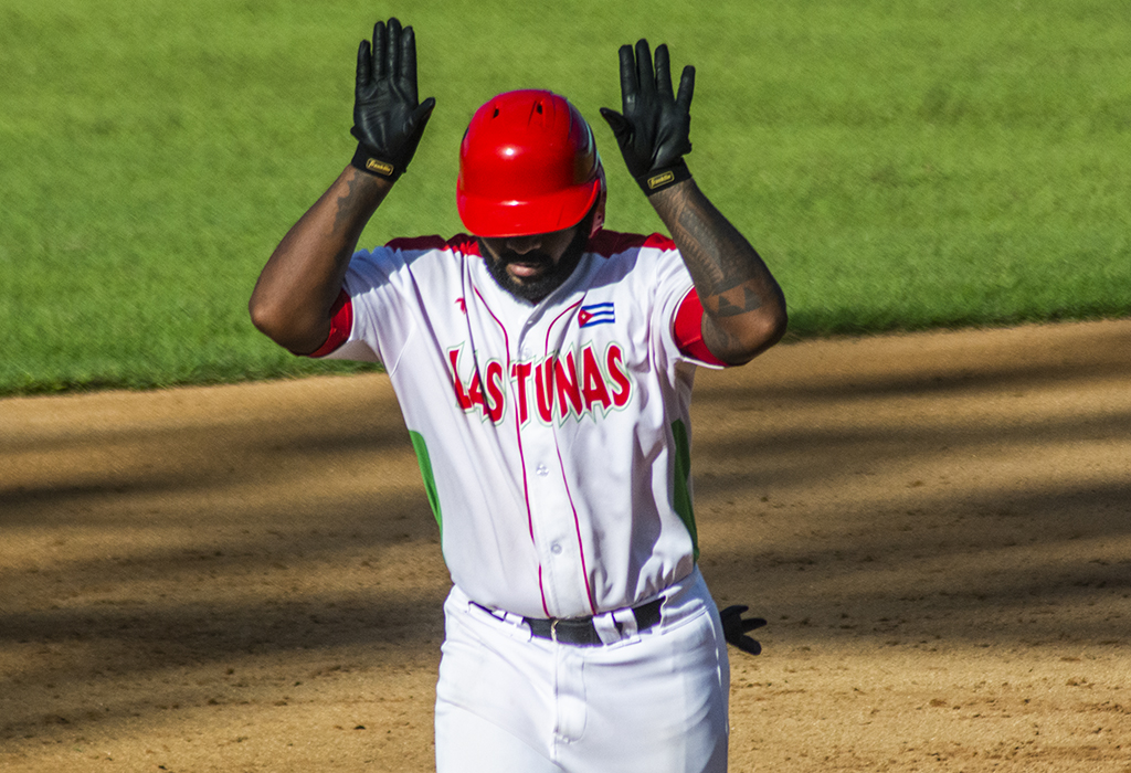 henry quintero Las tunas vs matanzas beisol serie 64 cub 0012