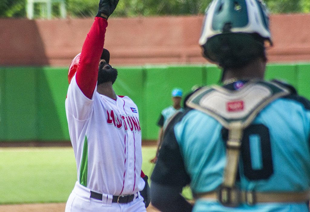 henry quintero Las tunas vs isla juventud serie 64 beisbol cuba 2025 0056